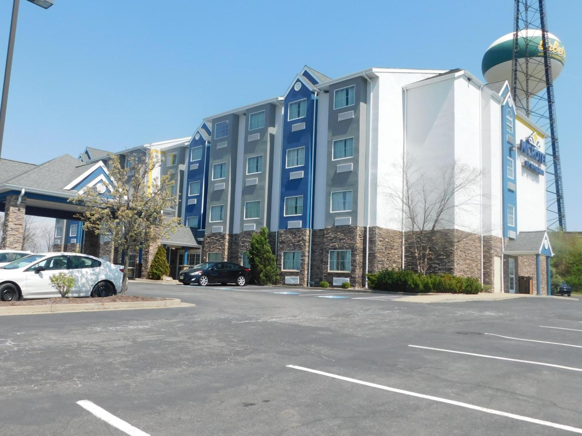 Microtel Inn & Suites By Wyndham Wheeling At The Highlands Triadelphia Exterior photo