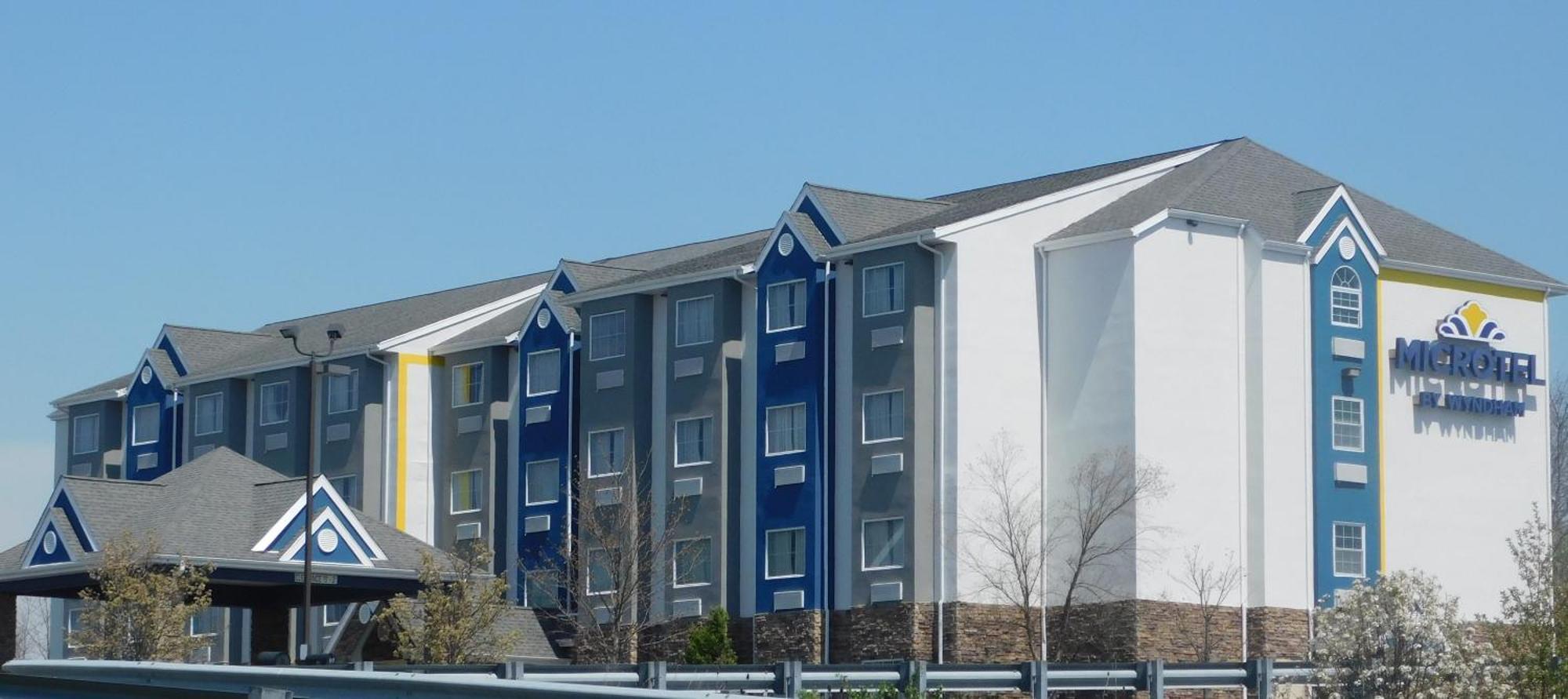 Microtel Inn & Suites By Wyndham Wheeling At The Highlands Triadelphia Exterior photo
