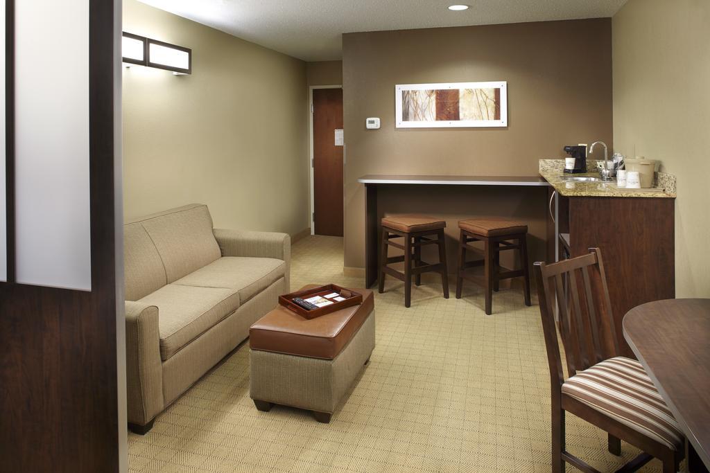 Microtel Inn & Suites By Wyndham Wheeling At The Highlands Triadelphia Exterior photo