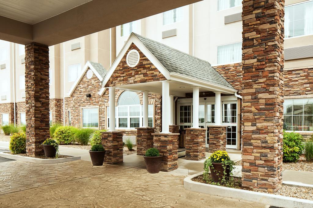 Microtel Inn & Suites By Wyndham Wheeling At The Highlands Triadelphia Exterior photo