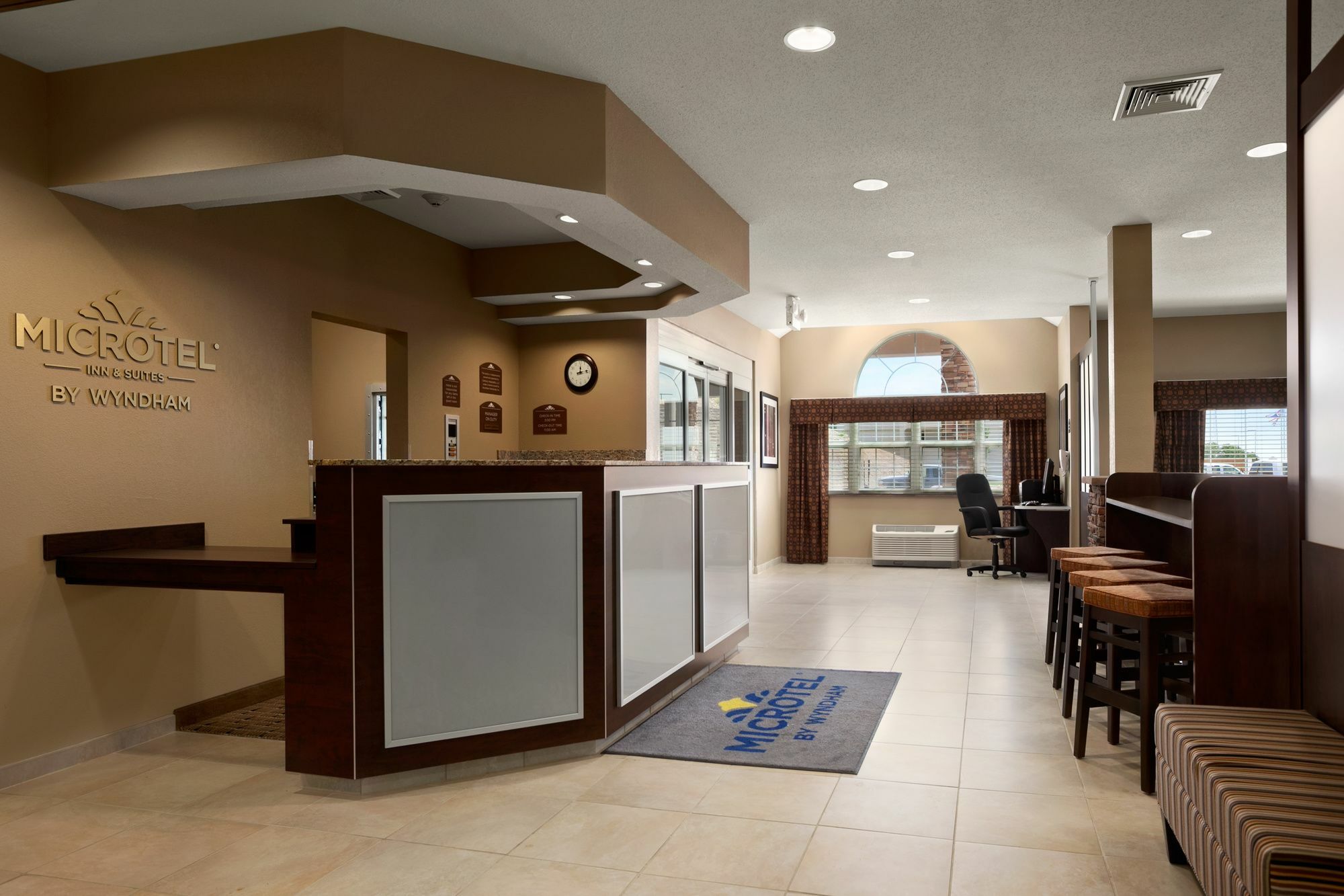 Microtel Inn & Suites By Wyndham Wheeling At The Highlands Triadelphia Exterior photo