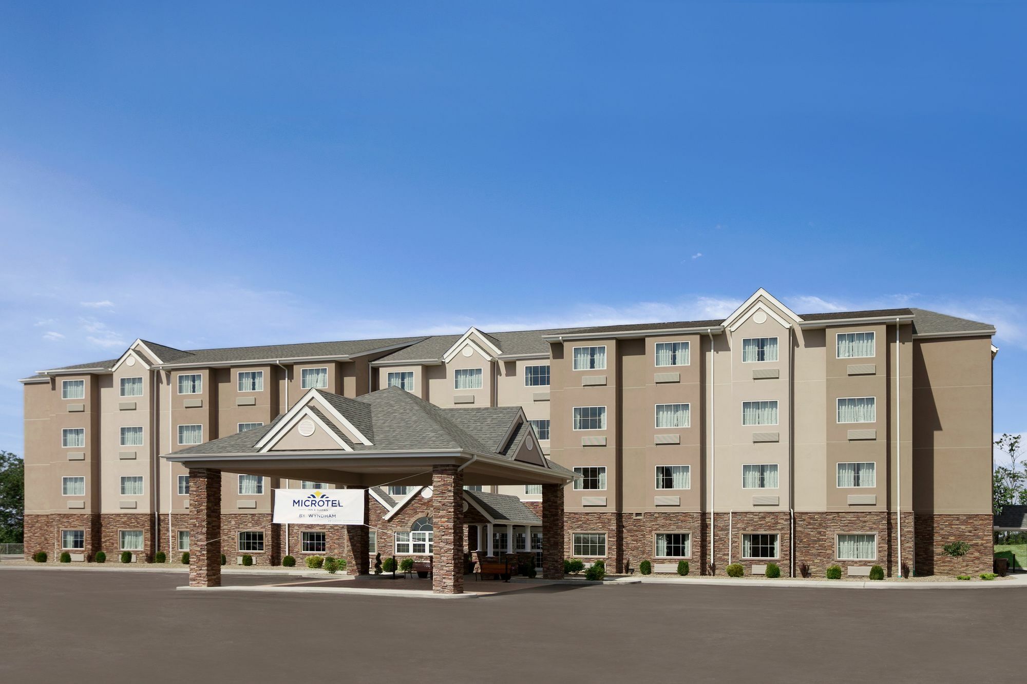 Microtel Inn & Suites By Wyndham Wheeling At The Highlands Triadelphia Exterior photo