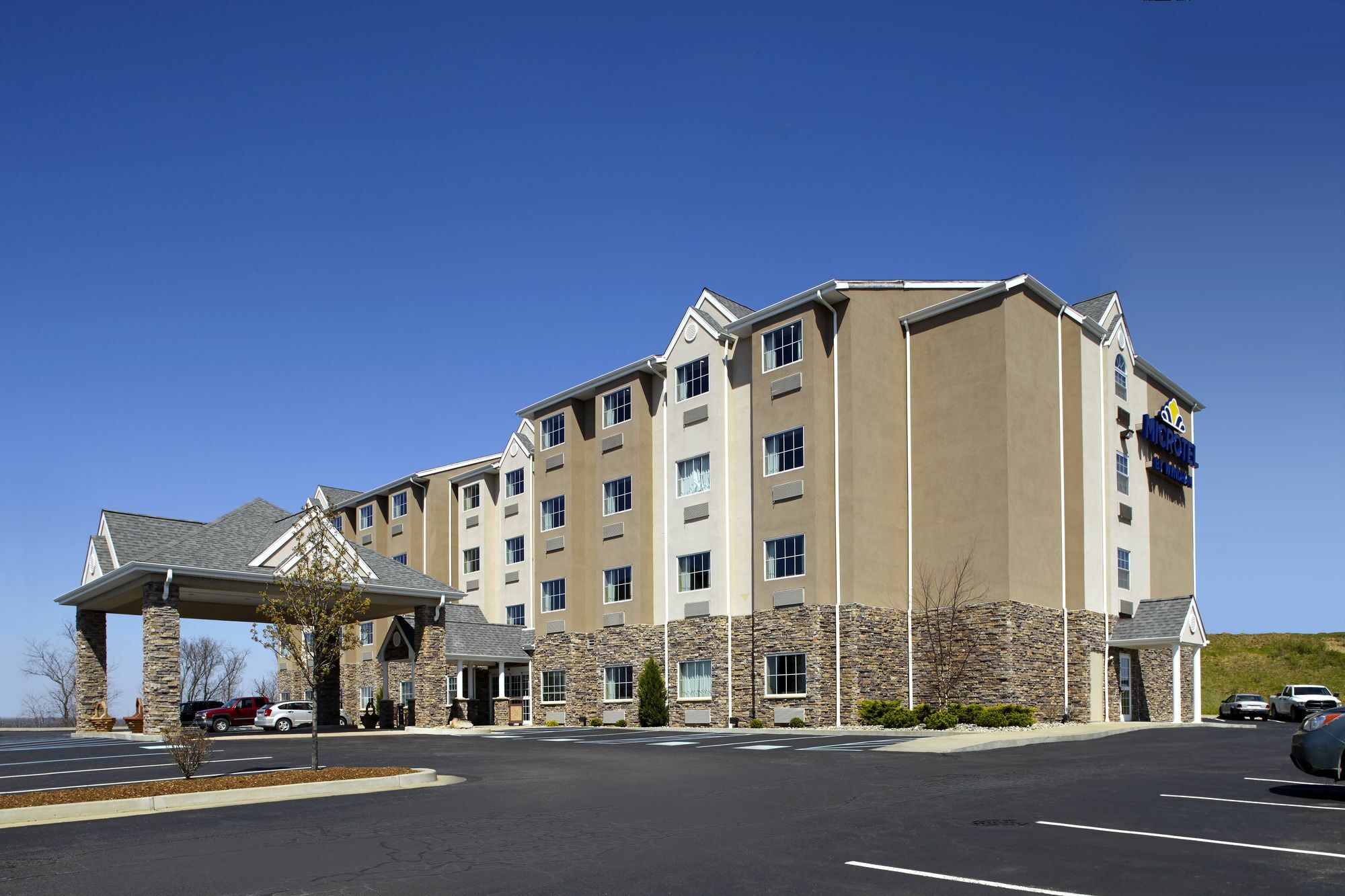 Microtel Inn & Suites By Wyndham Wheeling At The Highlands Triadelphia Exterior photo
